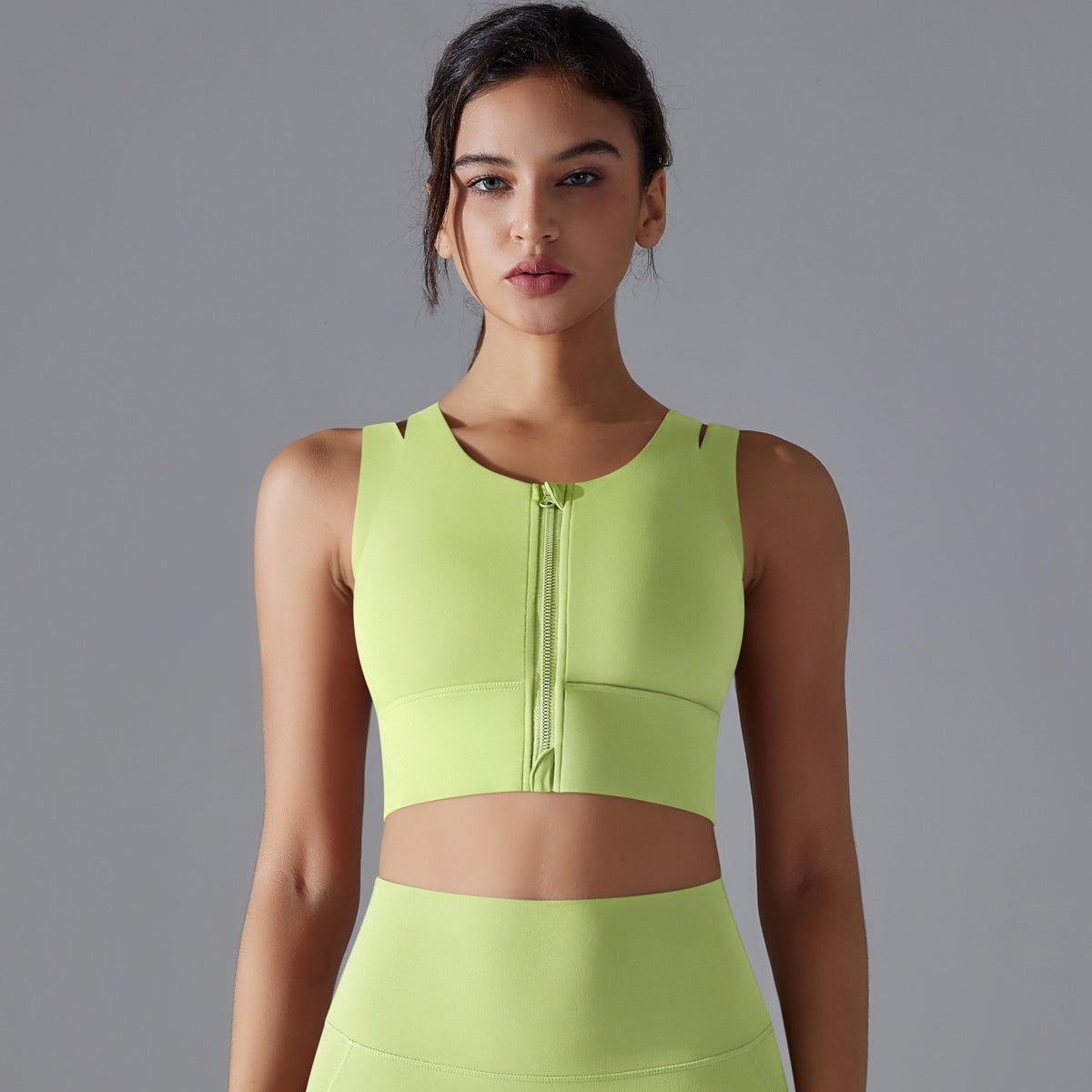 Women's sports bra with full-length zipper and comfortable underband Ivyshape