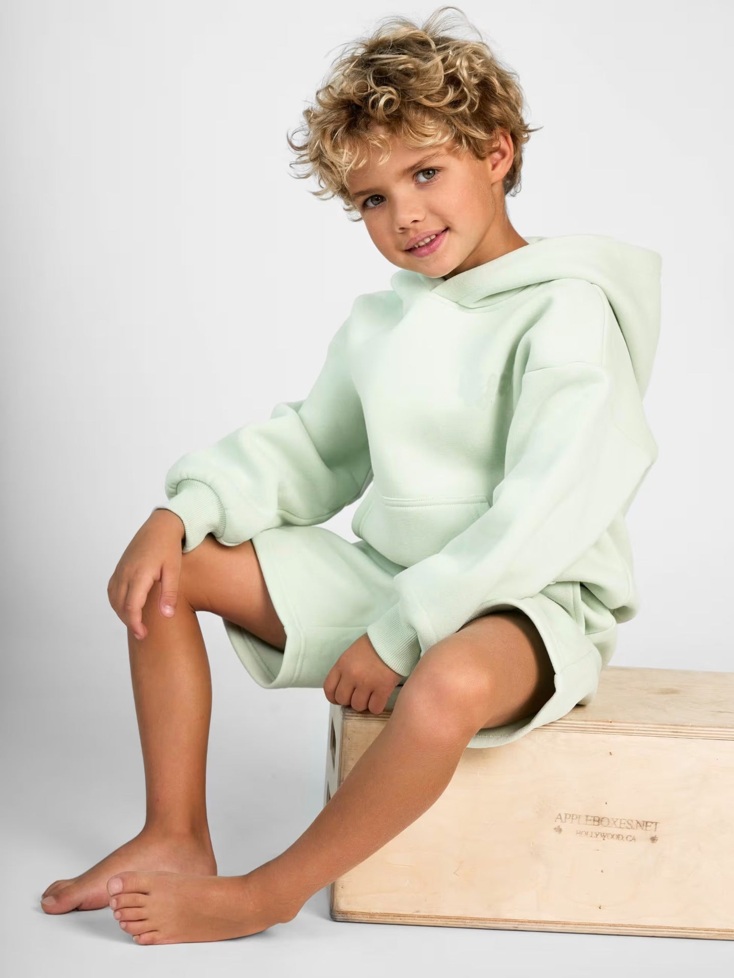 Women's hoodie sweatshirt and shorts set made of soft fleece with practical pockets Ivyshape