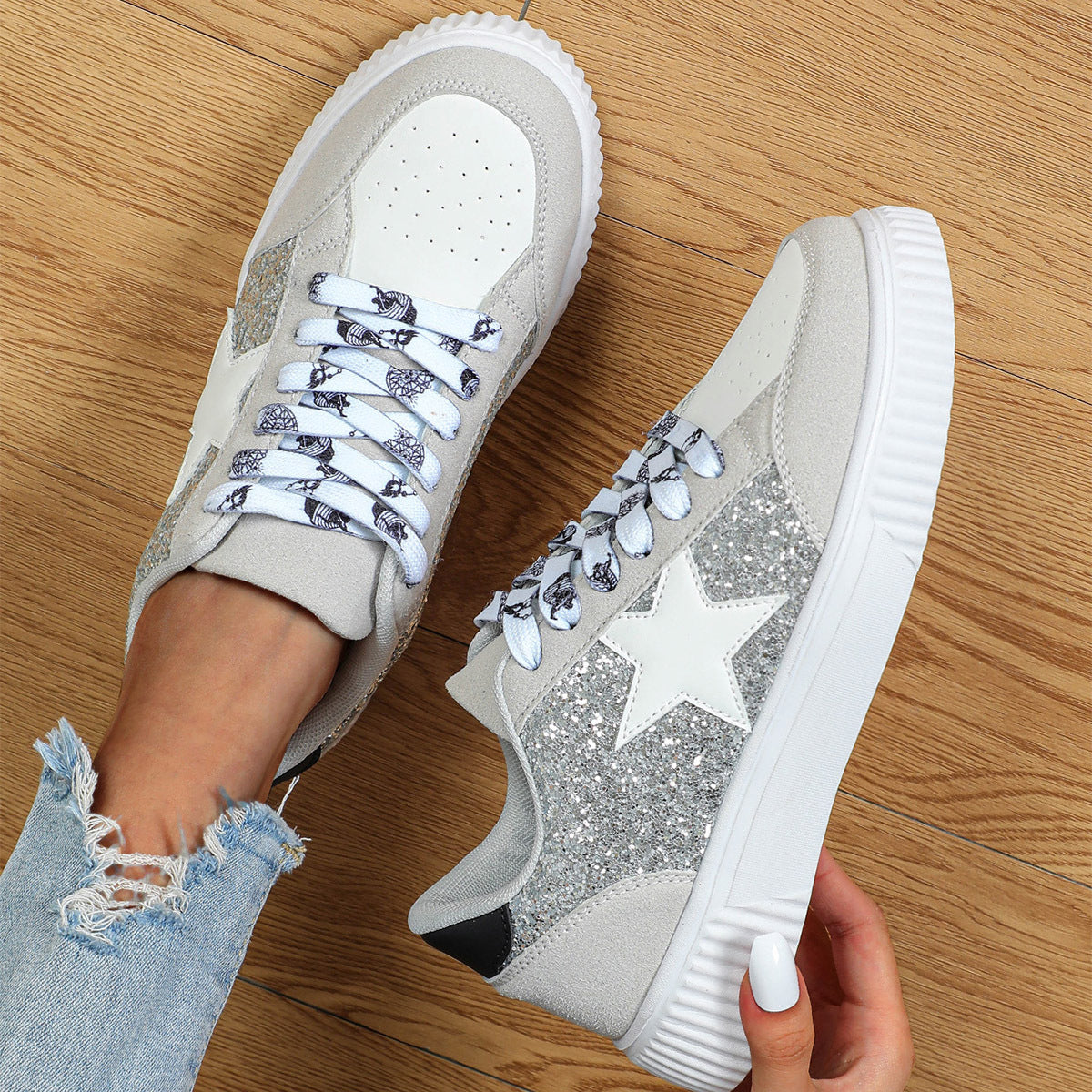 Women Sparkling Sneakers with Glittering Surface and Sporty Design Ivyshape