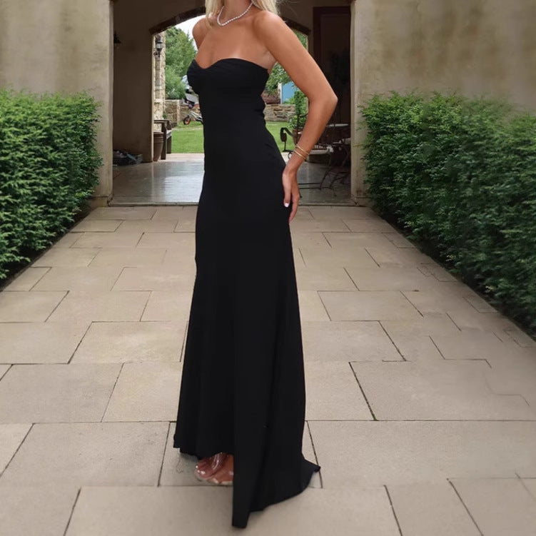 Women's Elegant Wedding Dress with Strapless Design and Flowing Fabric Ivyshape