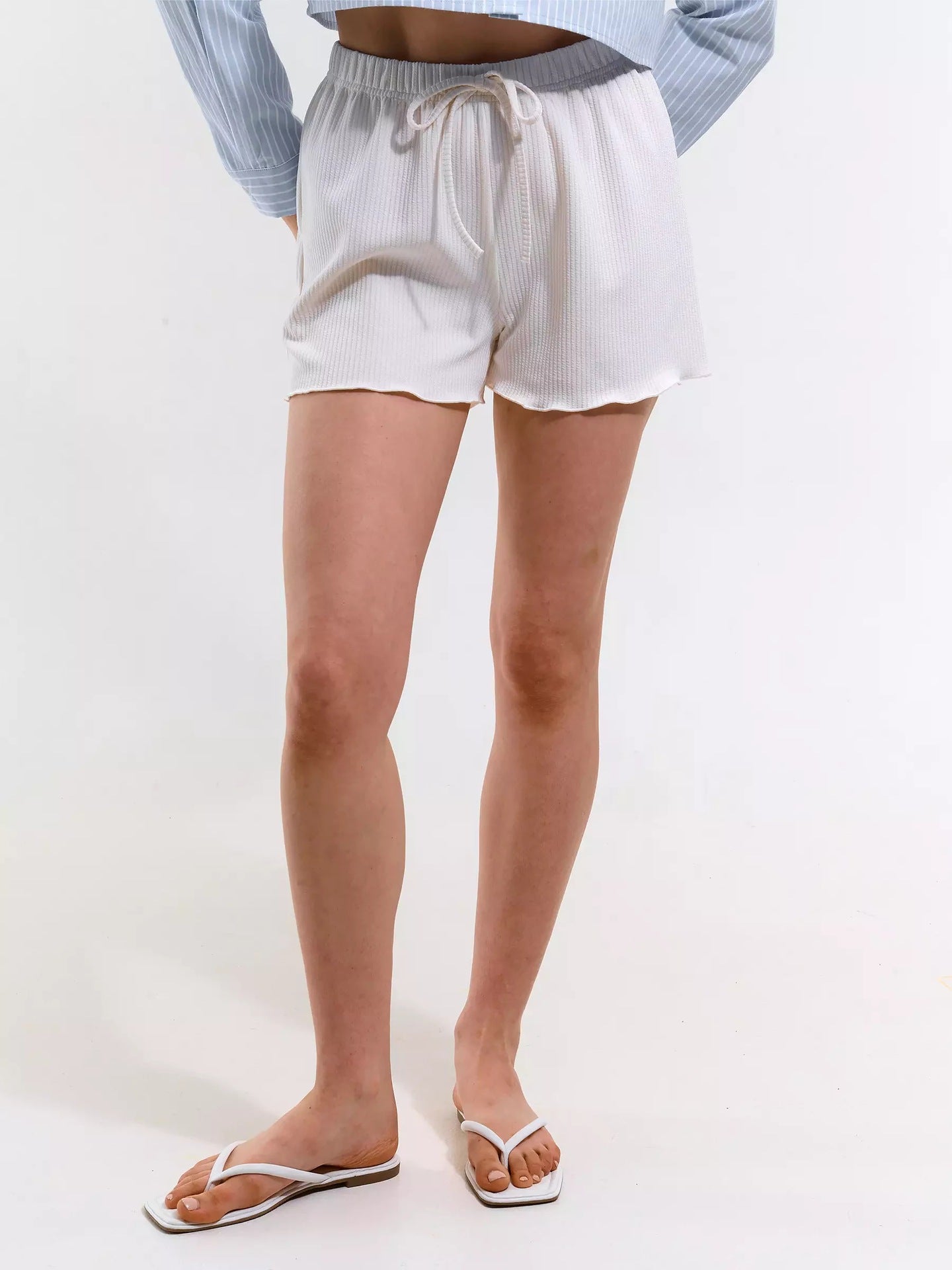 Women's Relaxed Fit Ruffle Hem Shorts Ivyshape