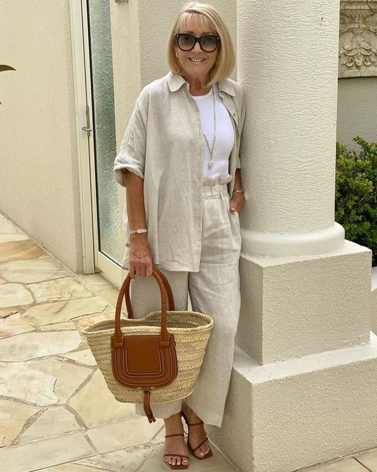 Women’s Light Linen Blouse with Casual Cut and Button Details Ivyshape