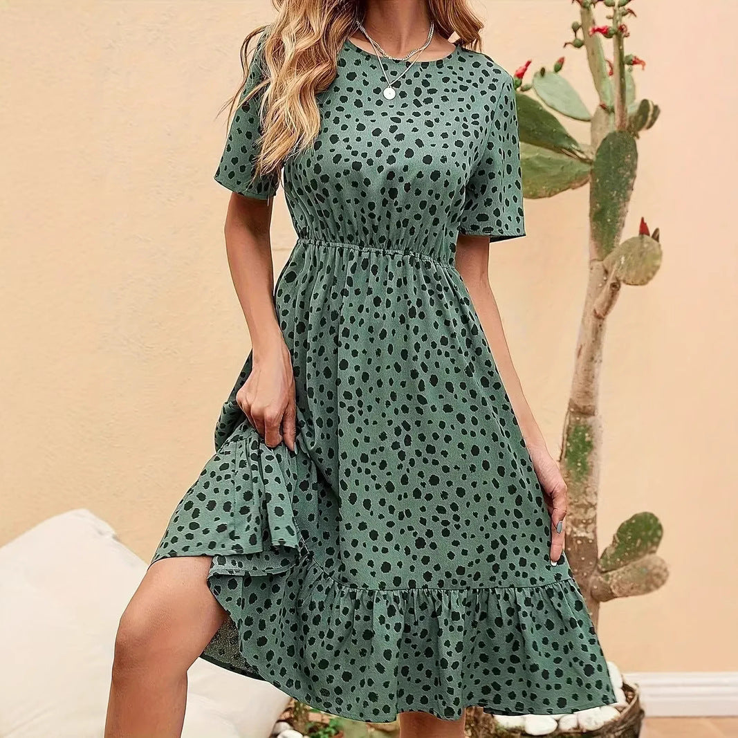 Ladies casual cotton dress with voluminous skirt and dots Ivyshape