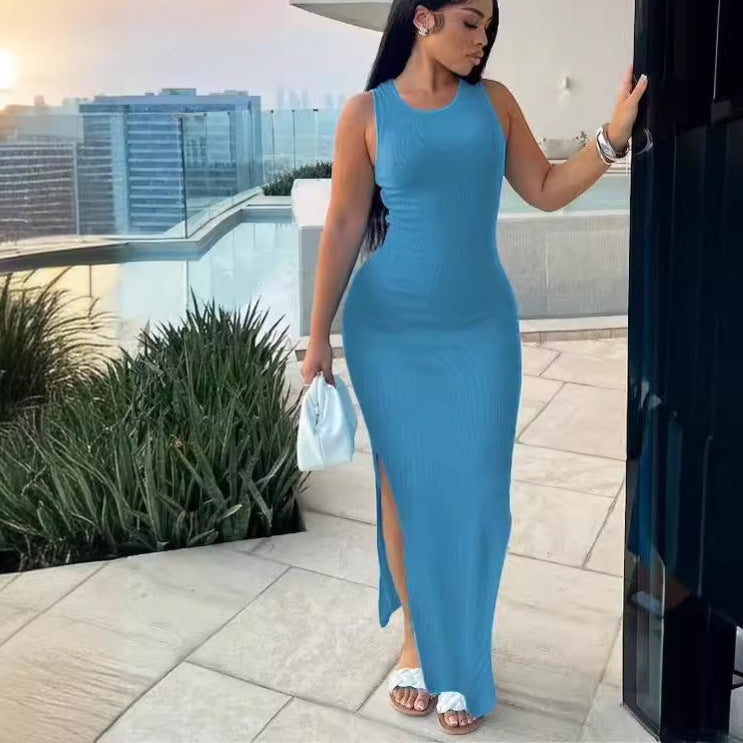 Women's elegant maxi dress with high slit and fitted cut Ivyshape