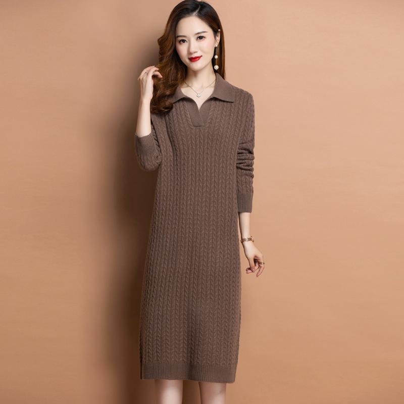 Women's knit dress with classic polo collar and fine cable pattern Ivyshape