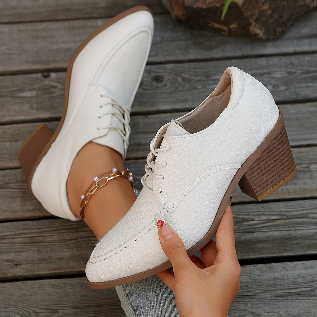 Women's lace-up shoes with elegant block heel and fine leather Ivyshape