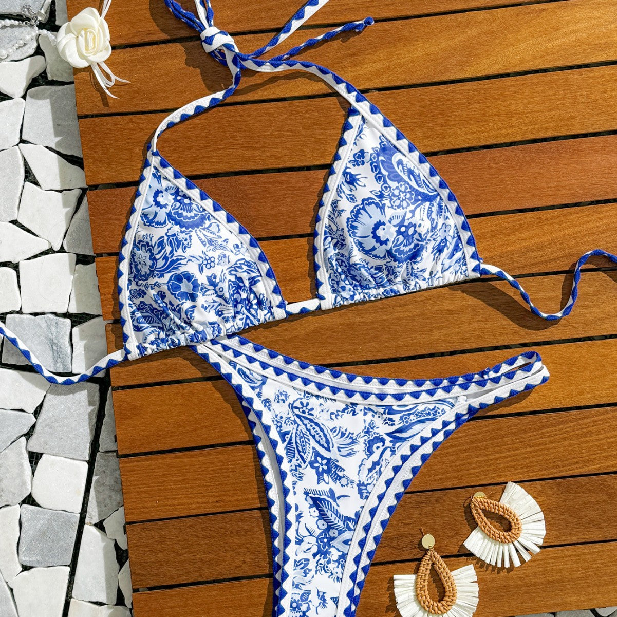 Ladies triangle bikini with floral patterns and braided details Ivyshape