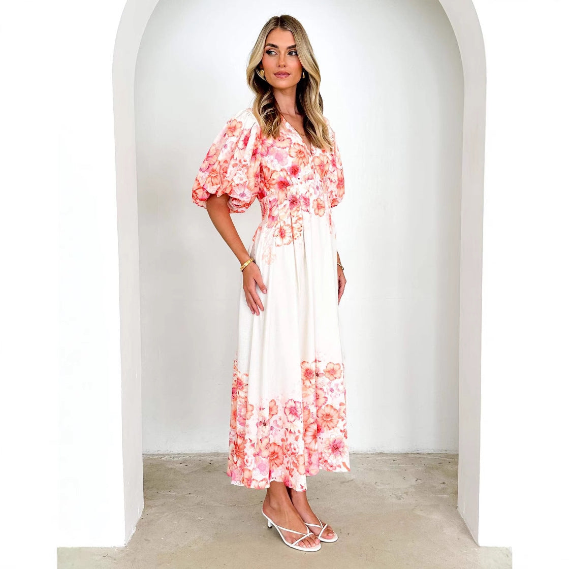 Women's maxi dress with original puffy sleeves and deep V-neck Ivyshape