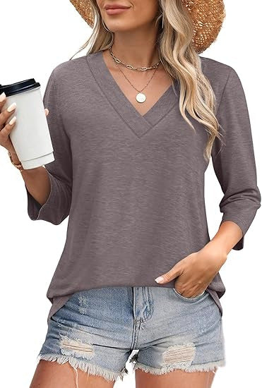 Women's V-neck top with half-length sleeves and side slits Ivyshape