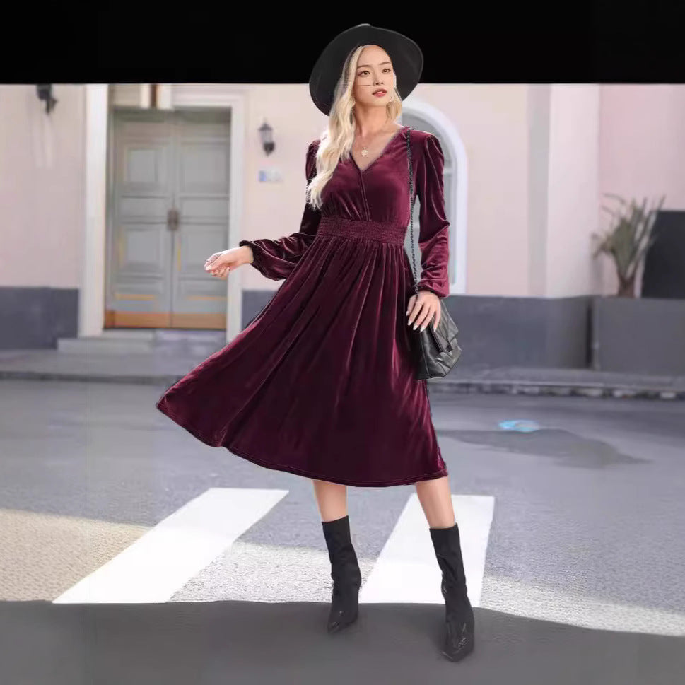 Women's midi dress made of soft velvet with a minimalist V-neck and elastic waistband Ivyshape