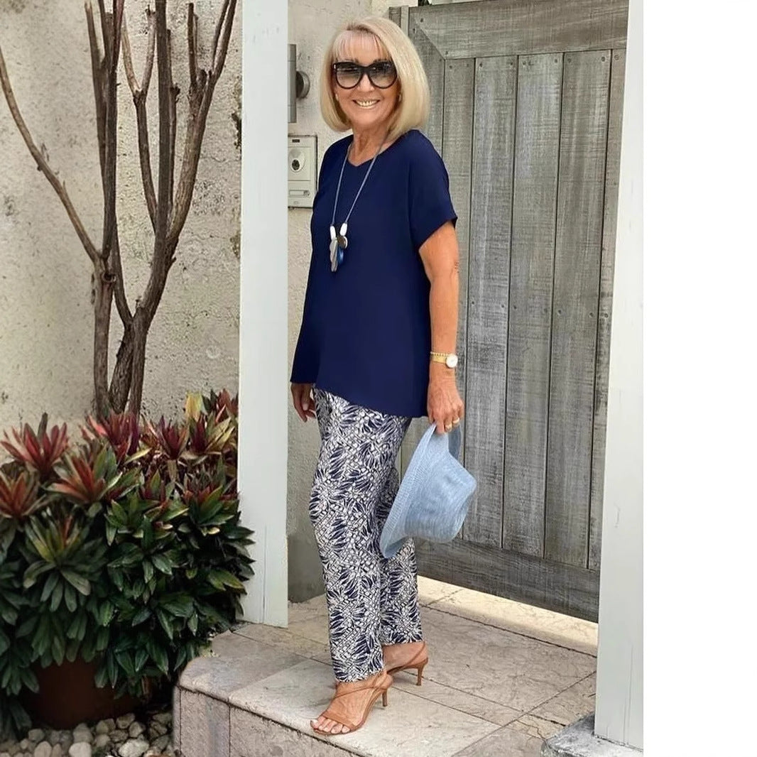 Women elegant top with casual cut and comfortable pockets Ivyshape