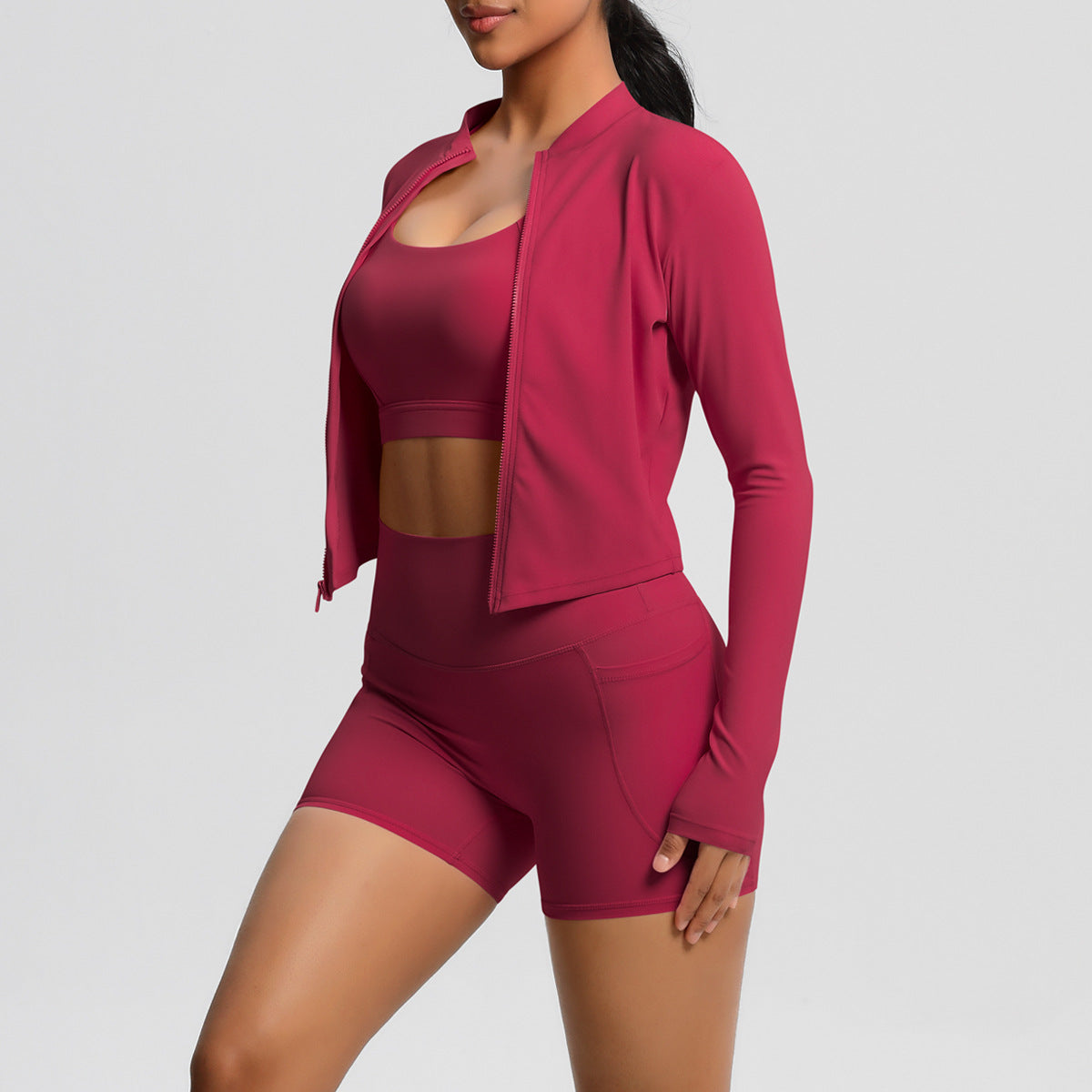 Women's sporty training set with fitted top and high-waisted shorts Ivyshape