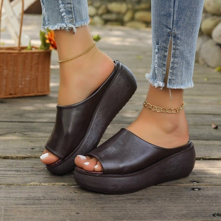 Ladies' platform slipper with smooth upper material and ergonomic footbed Ivyshape