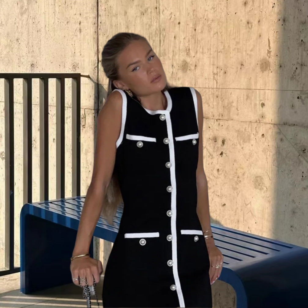 Women Elegant Sleeveless Dress with Decorative Buttons and Contrast Details Ivyshape