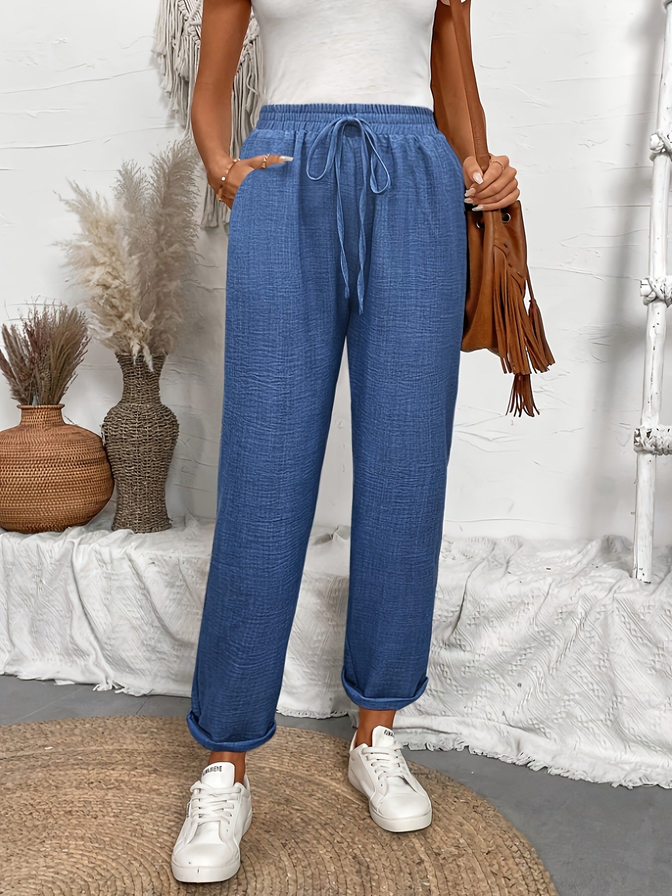 Women's lounge pants with elastic waistband and fashionable details Ivyshape