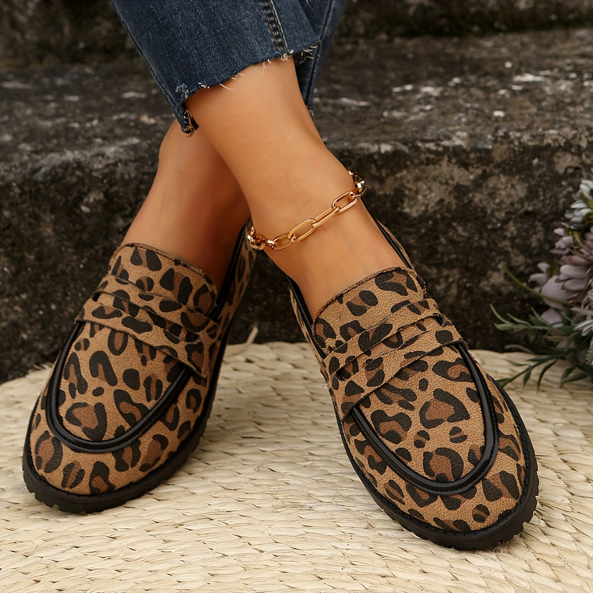 Ladies moccasin shoes with stylish leopard print and comfortable insole Ivyshape