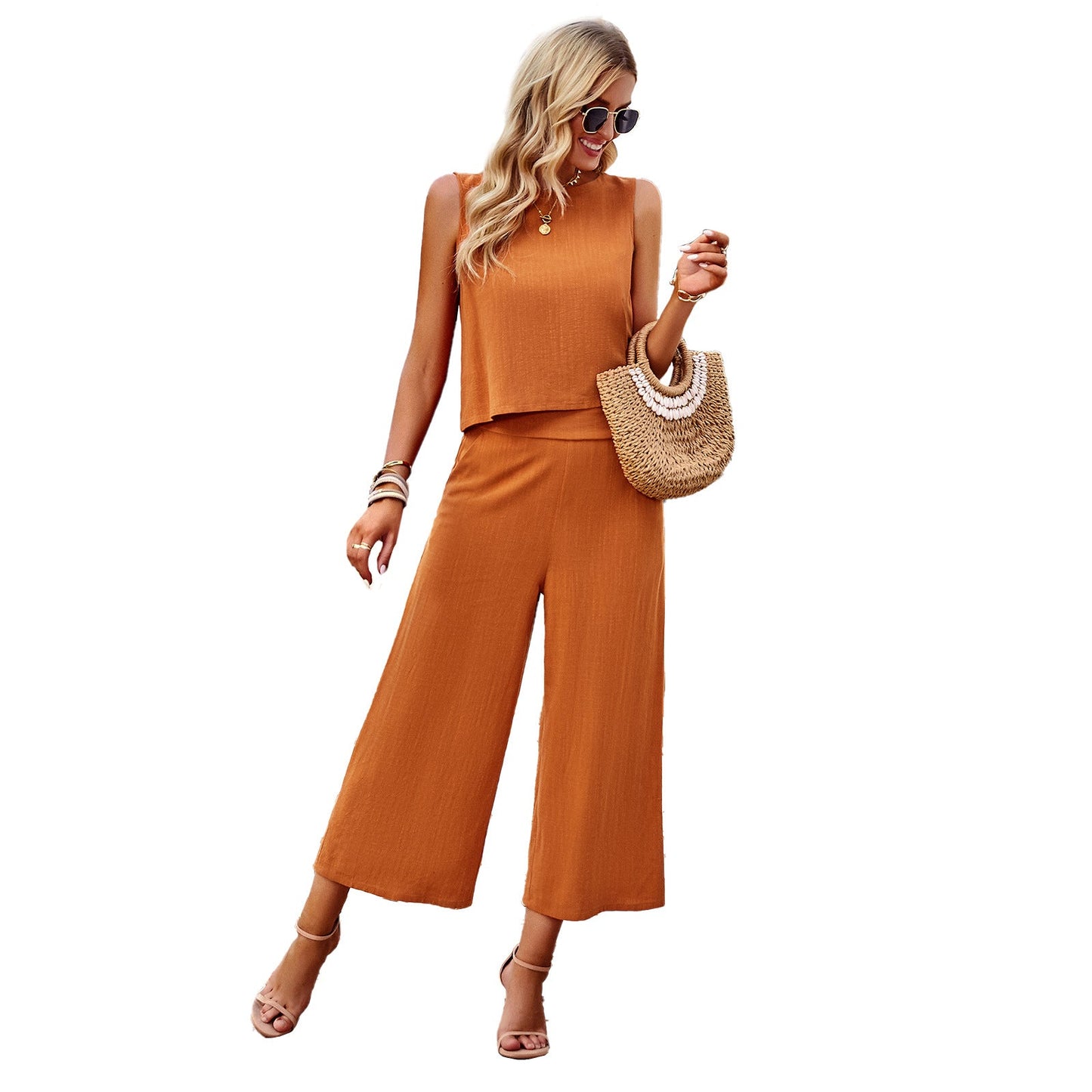 IvyShape | Sleeveless Top Nine-Point Pants Two-Piece Set