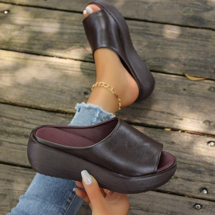 Ladies' platform slipper with smooth upper material and ergonomic footbed Ivyshape