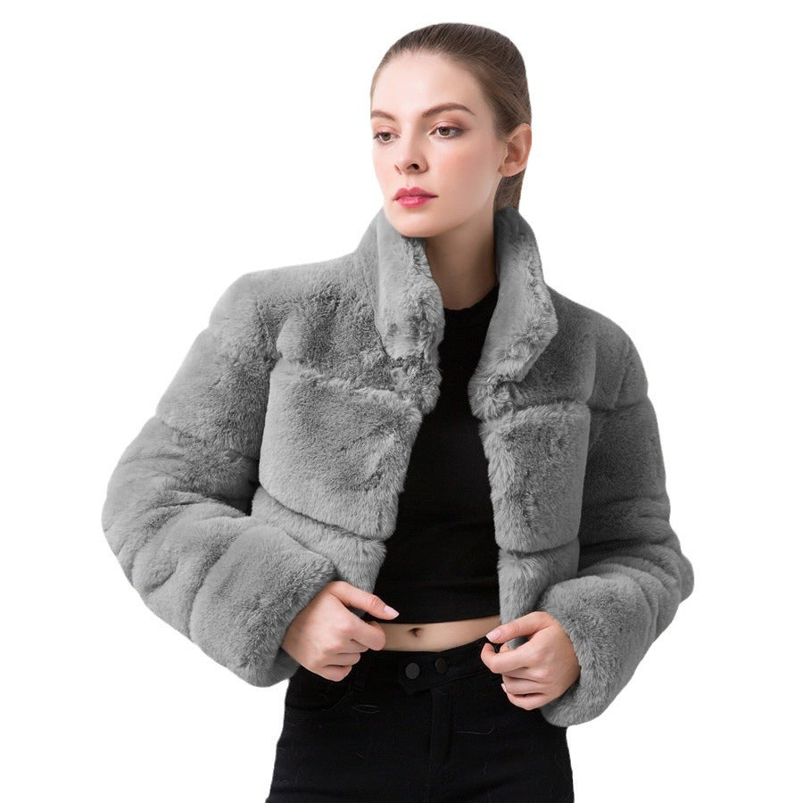 Women's fashionable short faux fur jacket Ivyshape