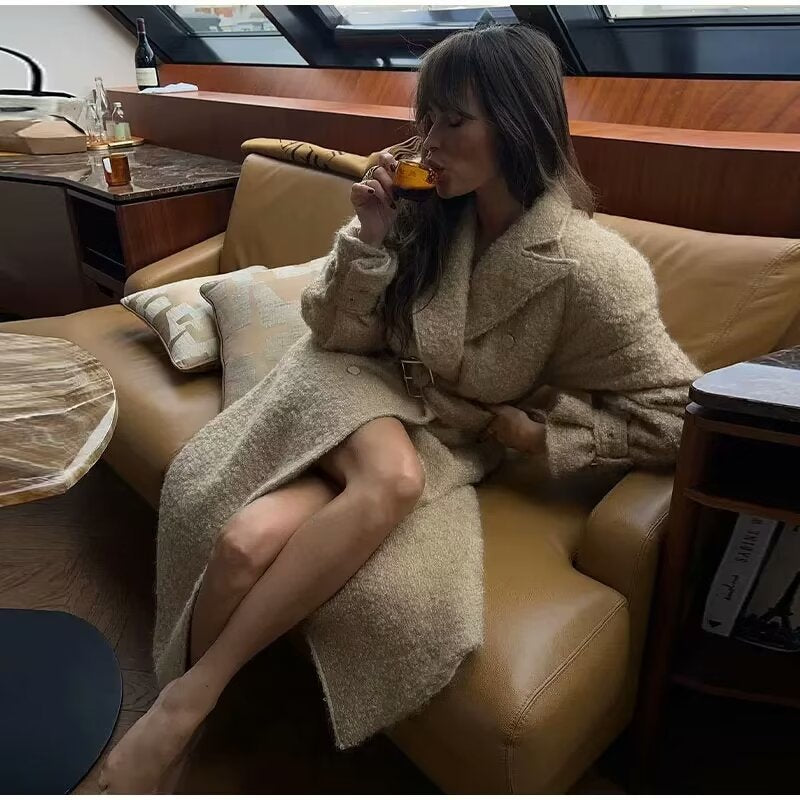 Women elegant wool coat with belt detail Ivyshape