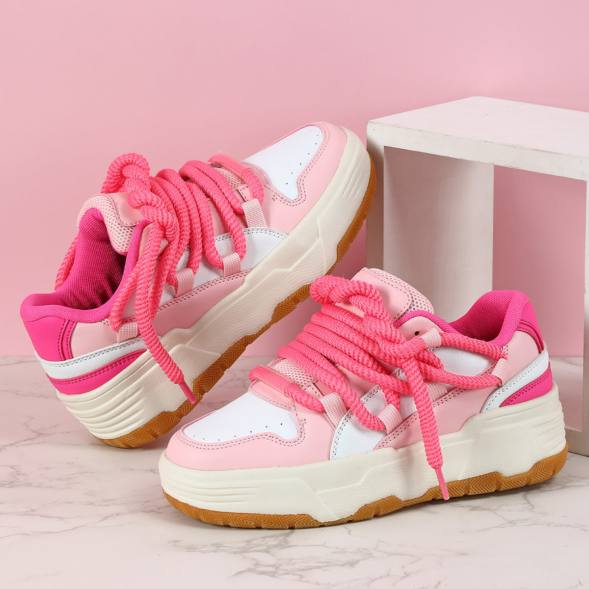 Ladies sporty platform sneakers Ivyshape