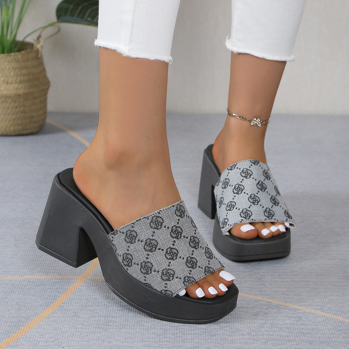 Women's fashionable block-heel sandals with lightweight textile upper Ivyshape