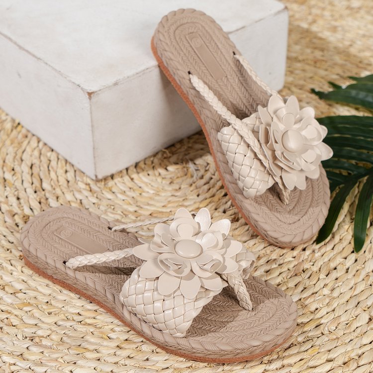 Ladies floral decoration sandals with comfortable footbed technology Ivyshape