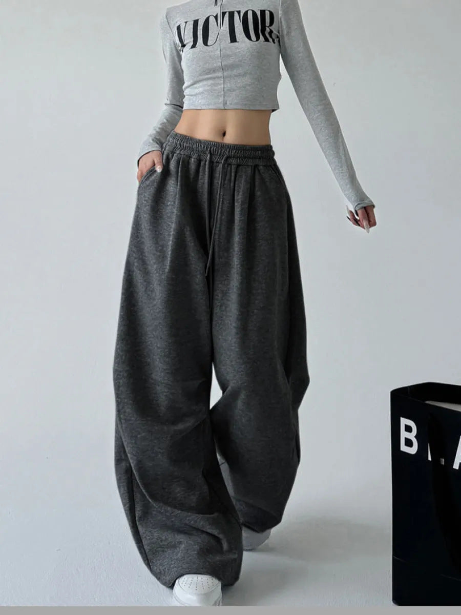 Women's casual joggers with a wide cut and elastic waistband Ivyshape
