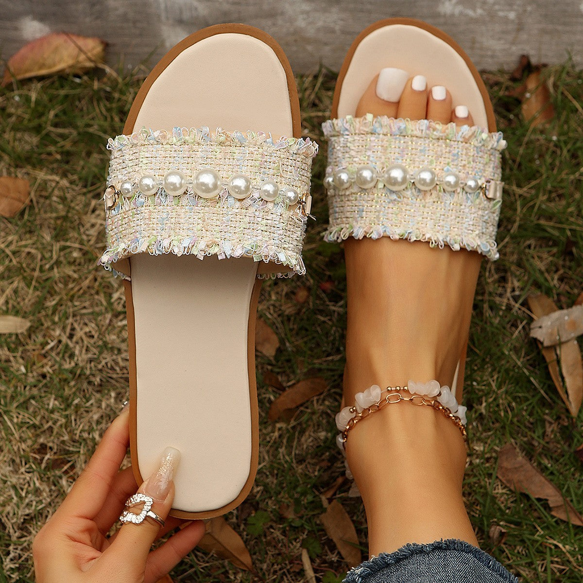Women's Elegant Beach Shoes with Fashionable Pearl Trim and Breathable Upper Material Ivyshape