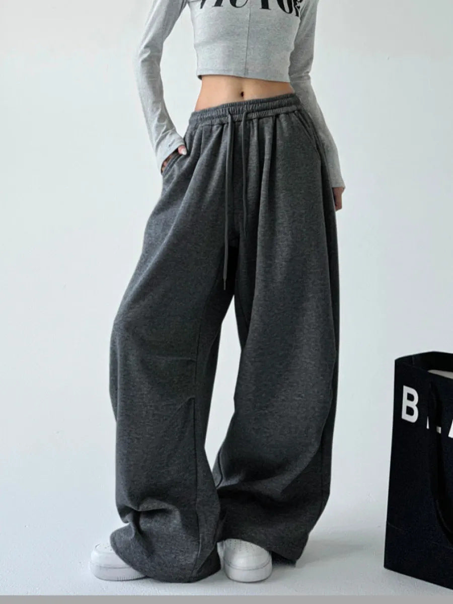 Women's casual joggers with a wide cut and elastic waistband Ivyshape