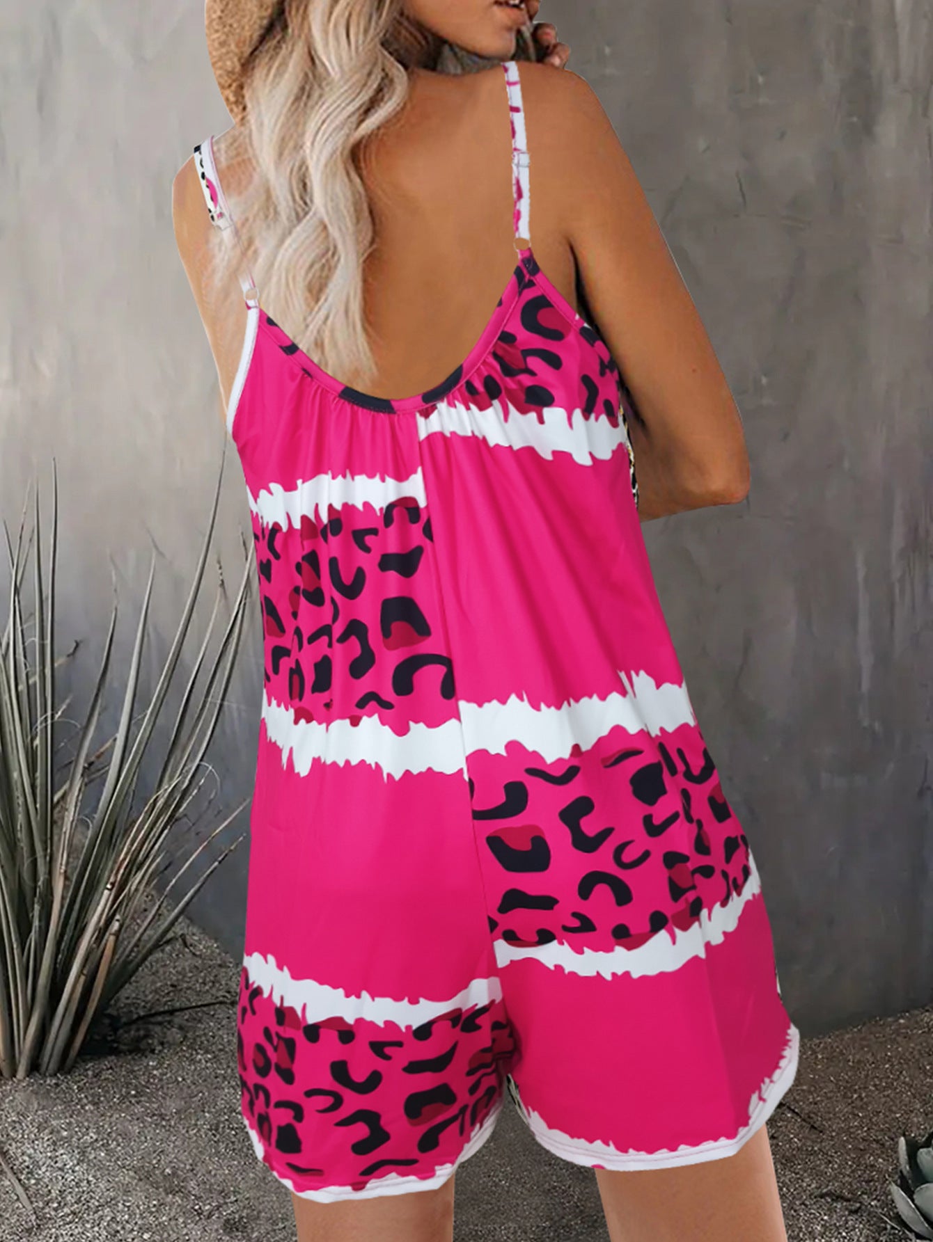 Ladies airy overall with spaghetti straps and fashionable animal design Ivyshape