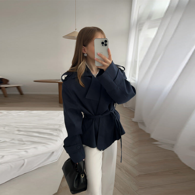 Women's Fashionable Trench Coat with Tailored Cut and Belt Ivyshape