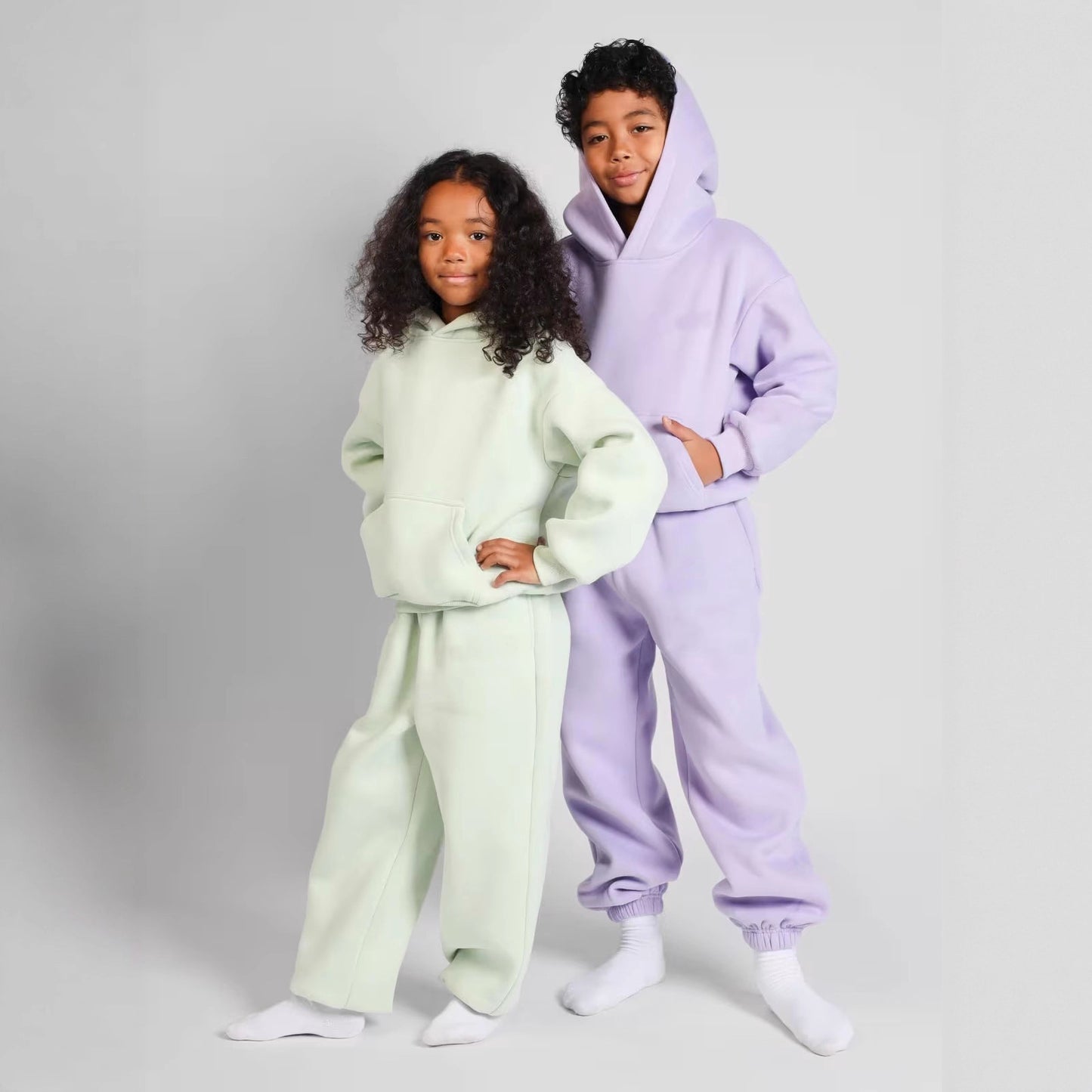 Women's casual hoodie with spacious kangaroo pocket and cozy material Ivyshape