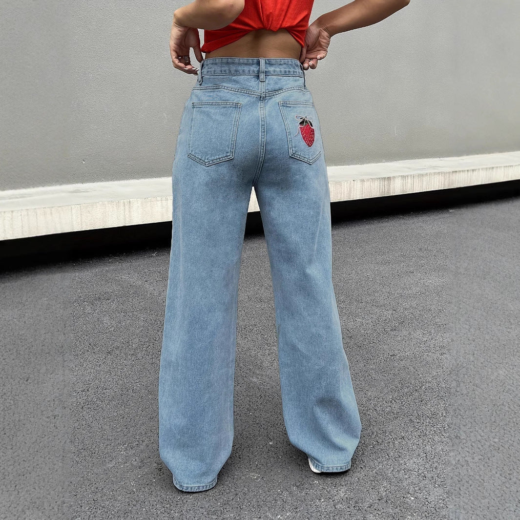 Women's wide jeans with embroidered strawberry motif and high waistband Ivyshape