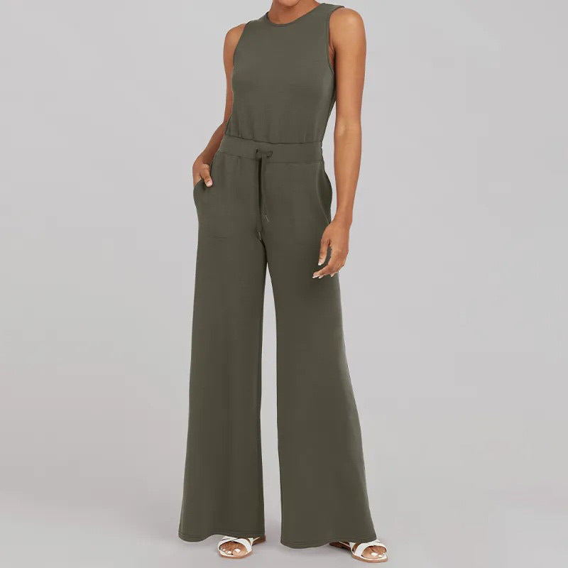 IvyShape | Comfortable Solid Color Sleeveless Jumpsuit