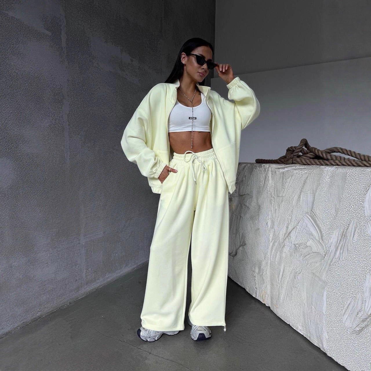 Women's Casual Fleece Tracksuit with Wide Cut Pants and Oversized Jacket Ivyshape