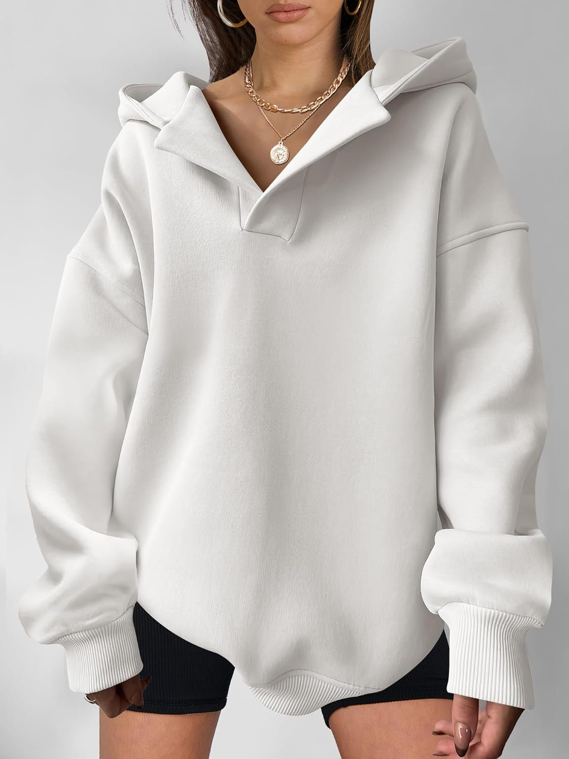 Women's hoodie with oversized fit and V-neck Ivyshape
