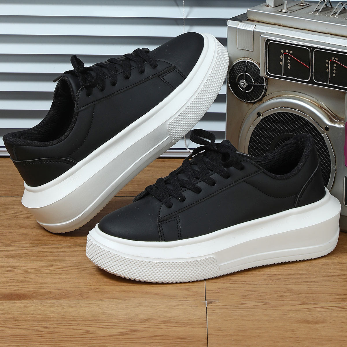 Women's Comfortable and Stylish Platform Sneakers Ivyshape