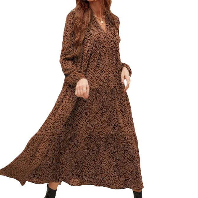 Ladies maxi dress with elegant floral pattern and wide-cut sleeves Ivyshape