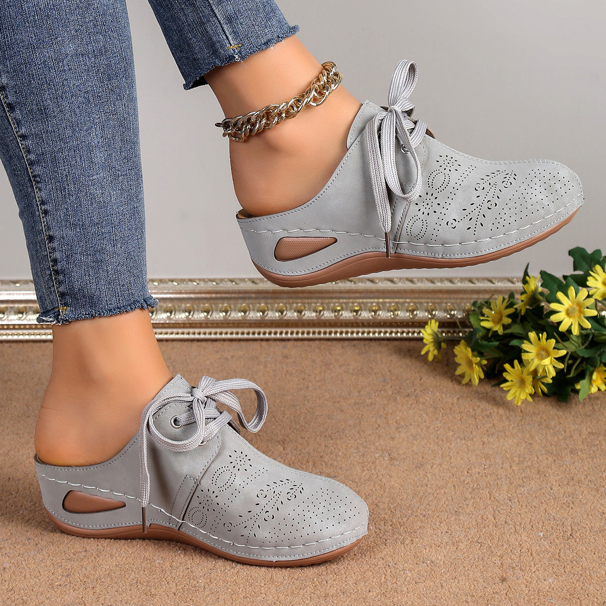 Ladies' half shoes with elegant lacing and breathable perforation Ivyshape