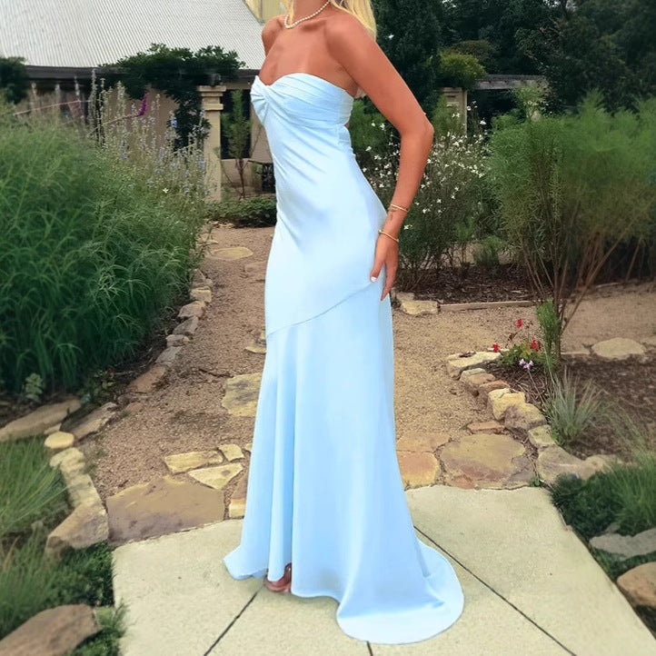 Women's Elegant Wedding Dress with Strapless Design and Flowing Fabric Ivyshape