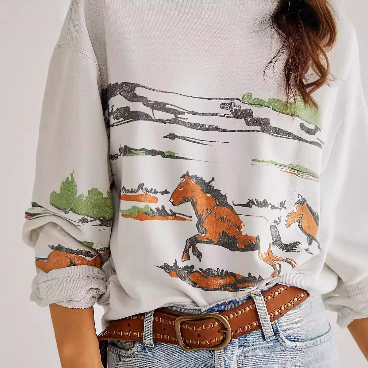 Ladies sweatshirt with creative horse motif graphic and casual fit Ivyshape