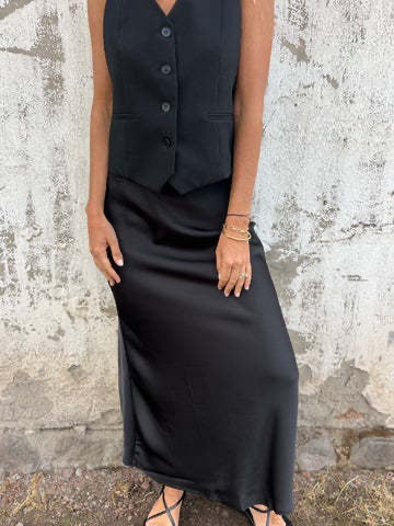 Ladies two-piece set consisting of sleeveless vest and shiny skirt Ivyshape