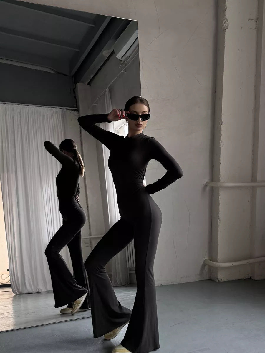 Women's sporty jumpsuit with zipper and fitted cut Ivyshape