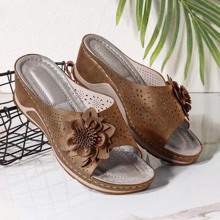 Women's elegant and comfortable mules with floral design Ivyshape