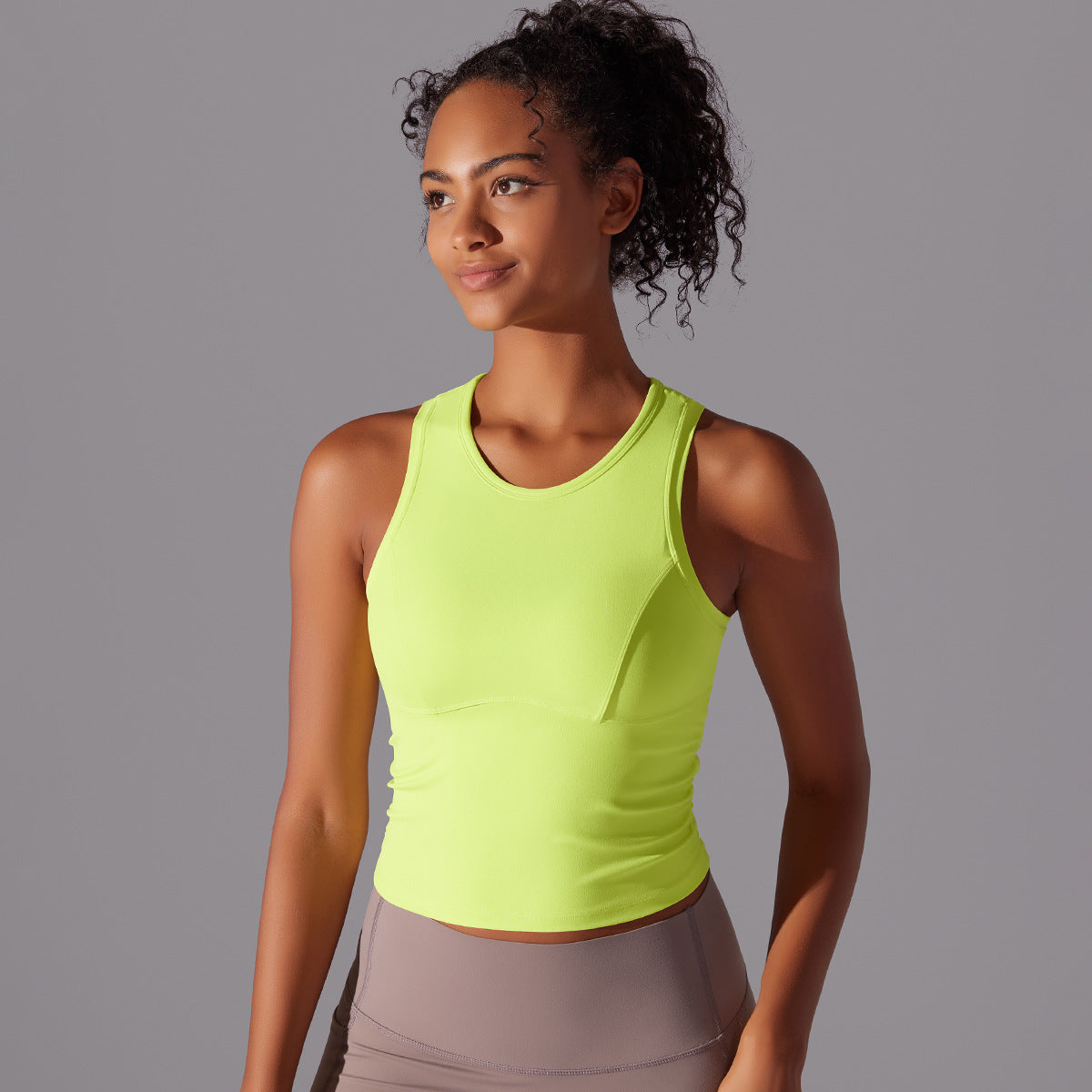 Women’s Sport-Sport Top with innovative fit, elastic material and breathable properties Ivyshape