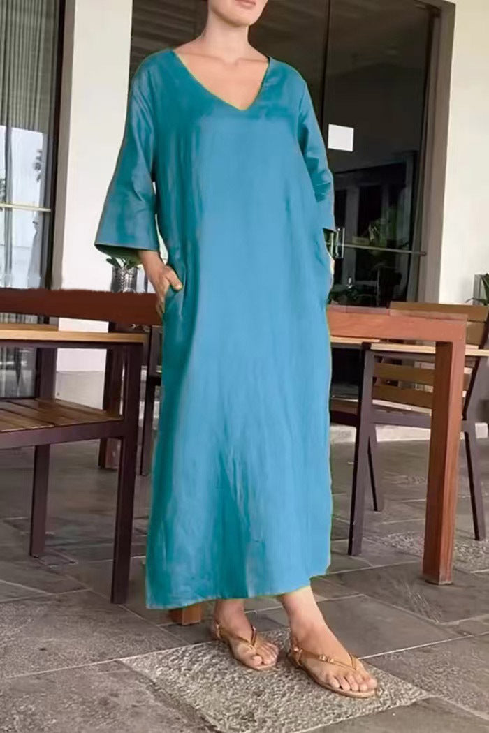 Ladies airy maxi dress made of breathable cotton with V-neck and practical pockets Ivyshape