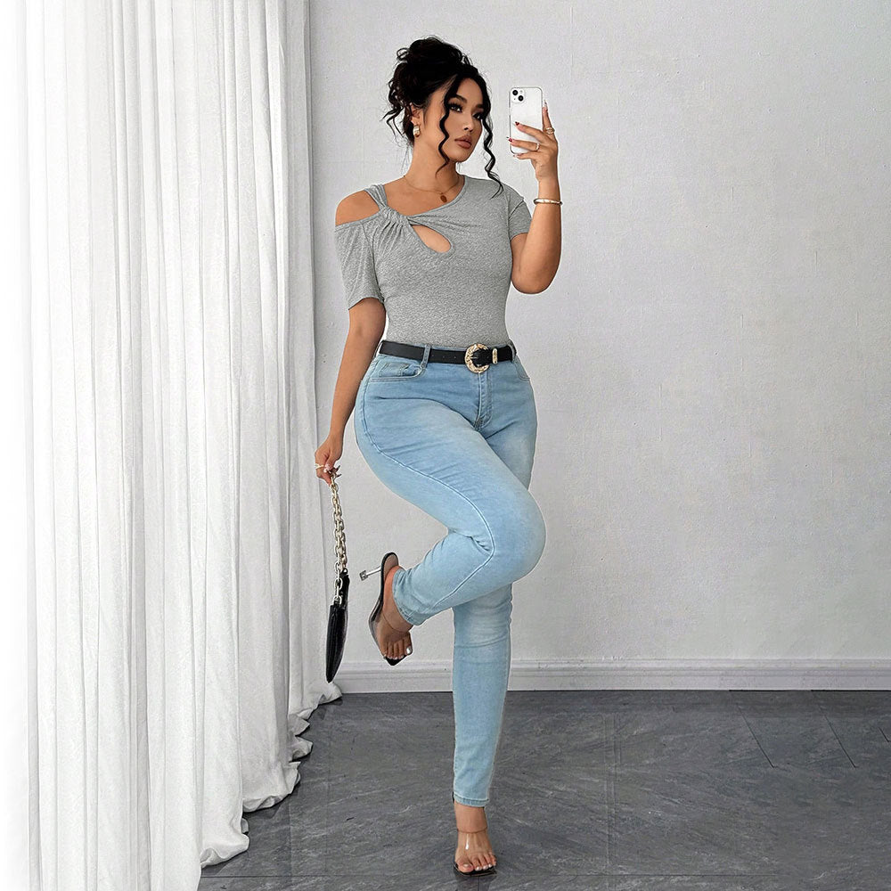 Women's fitted short sleeve shirt with innovative cut and key detail Ivyshape