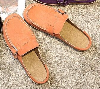 Women's clogs with elegant buckle design and comfortable footbed Ivyshape