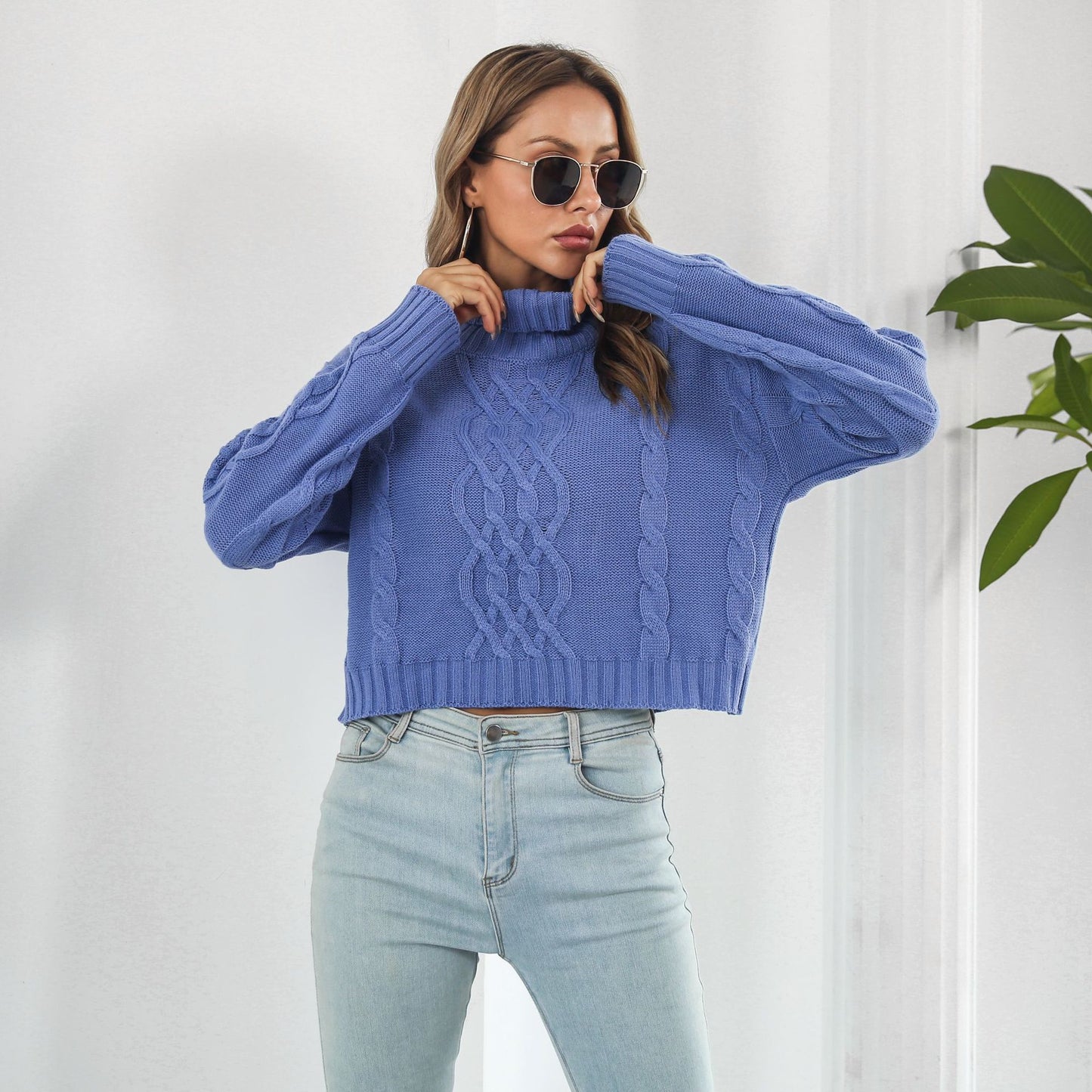 Women's chunky knit sweater with high collar and cable pattern Ivyshape